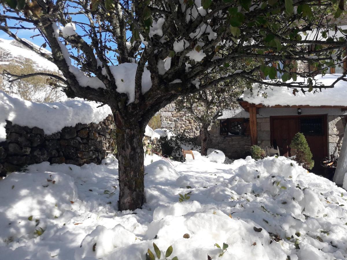 Posada Real El Rincón de Babia La Cueta Exterior foto